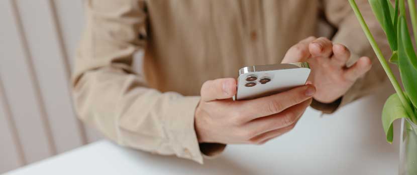 휴대전화 사용 (33cm)